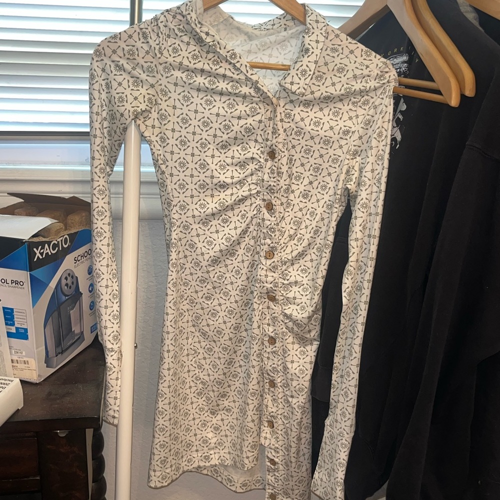 Patterned Button-Up Long Sleeve classy bodycon dress!